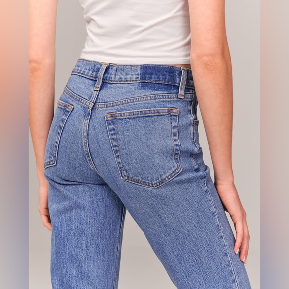 Mid Rise 90s Straight Jean - Picture 6 of 7